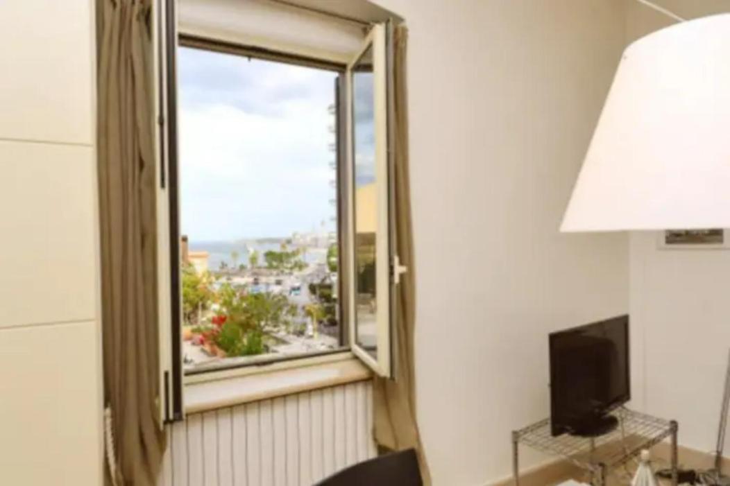 Scesa San Michele Apartment Bari Bagian luar foto