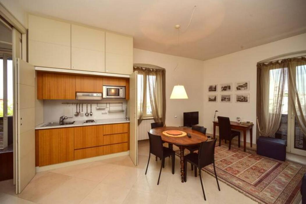 Scesa San Michele Apartment Bari Bagian luar foto