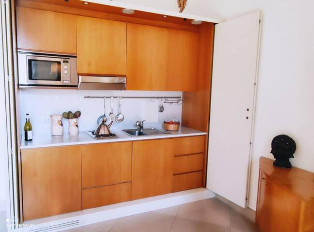 Scesa San Michele Apartment Bari Bagian luar foto