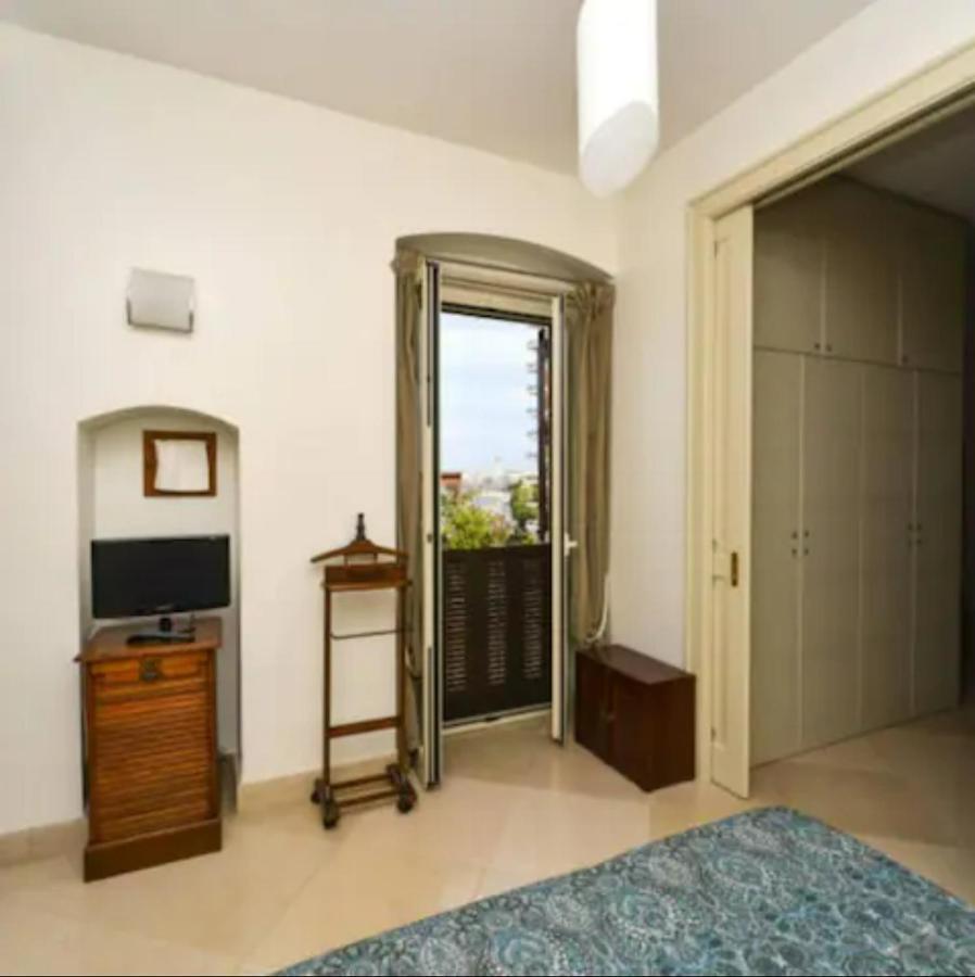 Scesa San Michele Apartment Bari Bagian luar foto