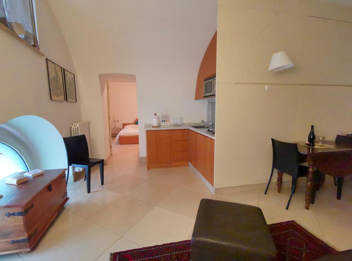 Scesa San Michele Apartment Bari Bagian luar foto