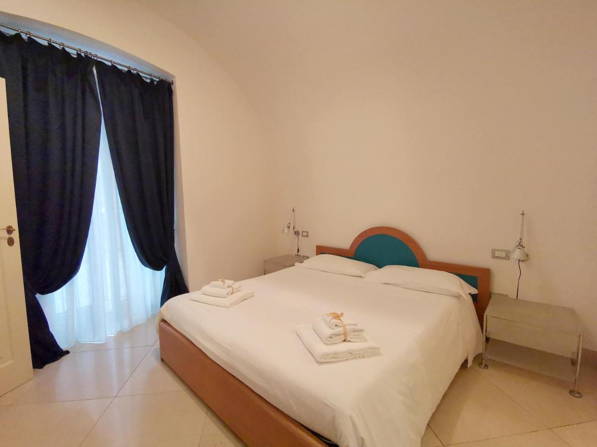 Scesa San Michele Apartment Bari Bagian luar foto