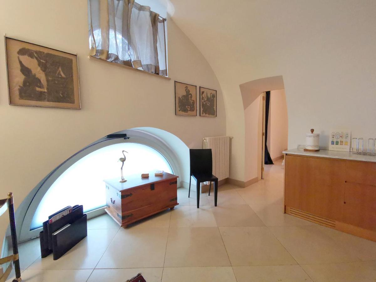 Scesa San Michele Apartment Bari Bagian luar foto