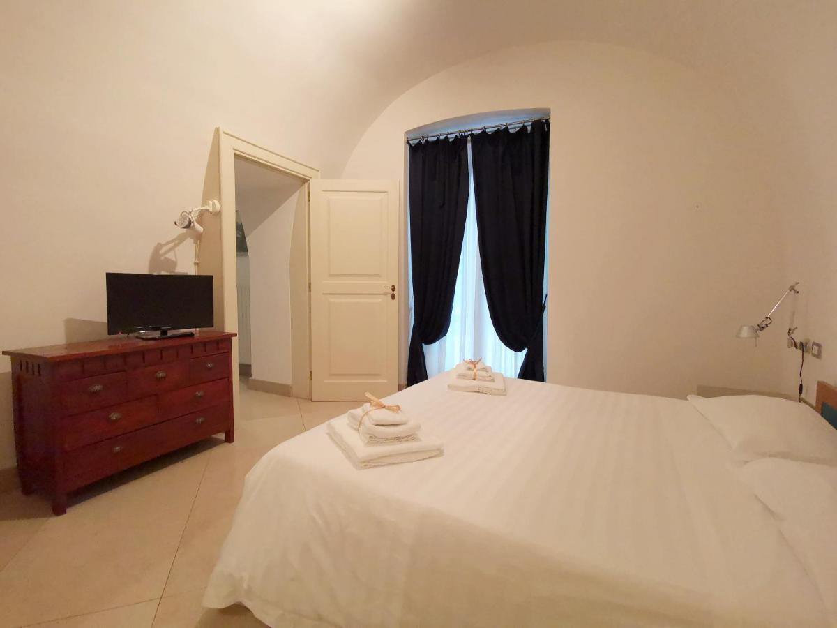 Scesa San Michele Apartment Bari Bagian luar foto
