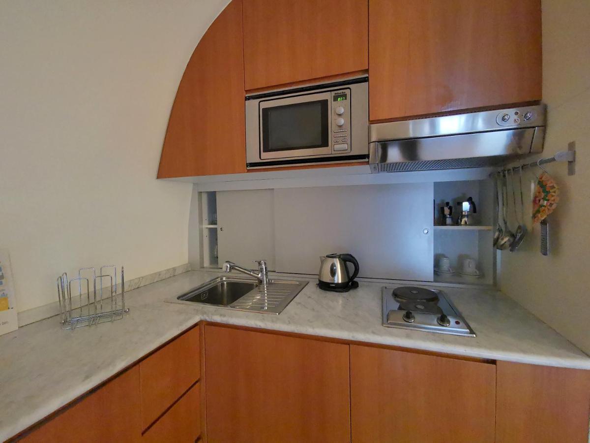 Scesa San Michele Apartment Bari Bagian luar foto