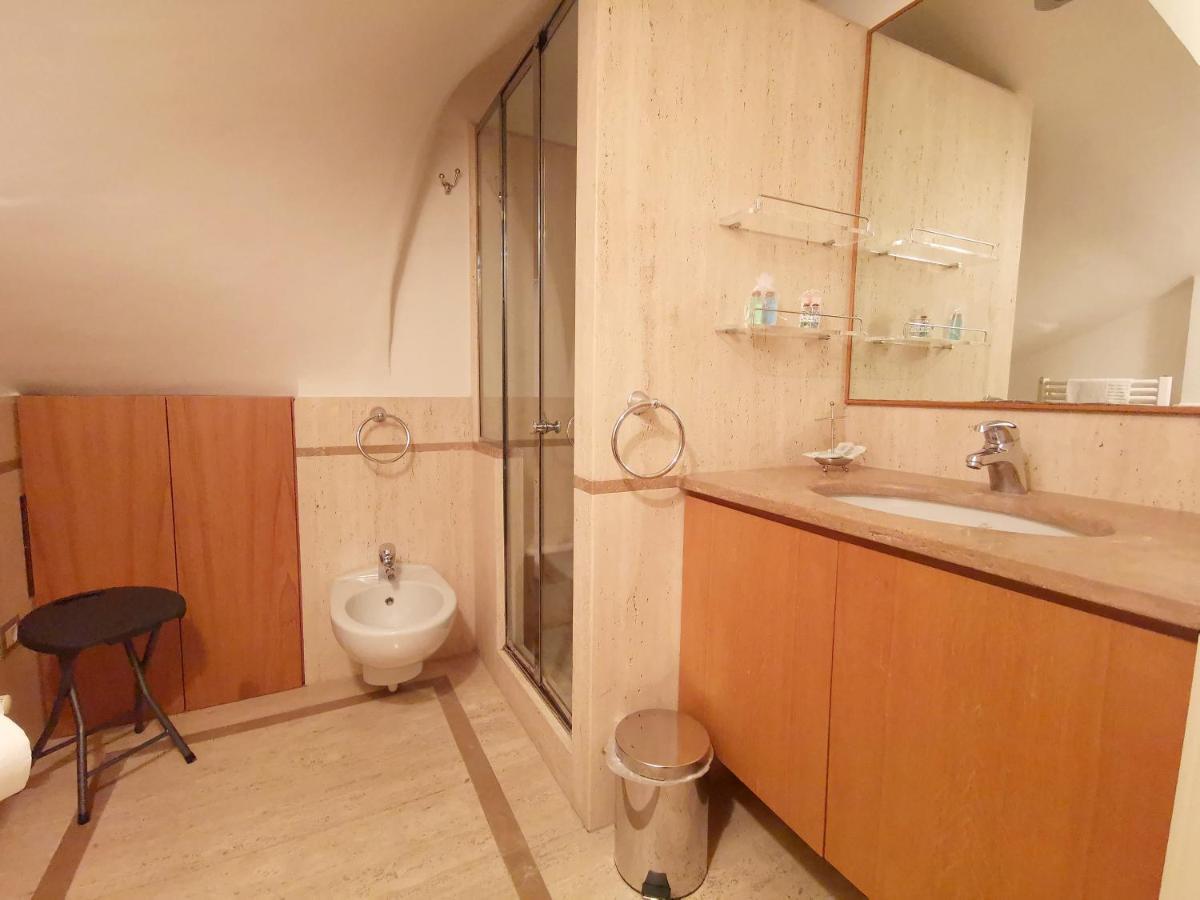 Scesa San Michele Apartment Bari Bagian luar foto