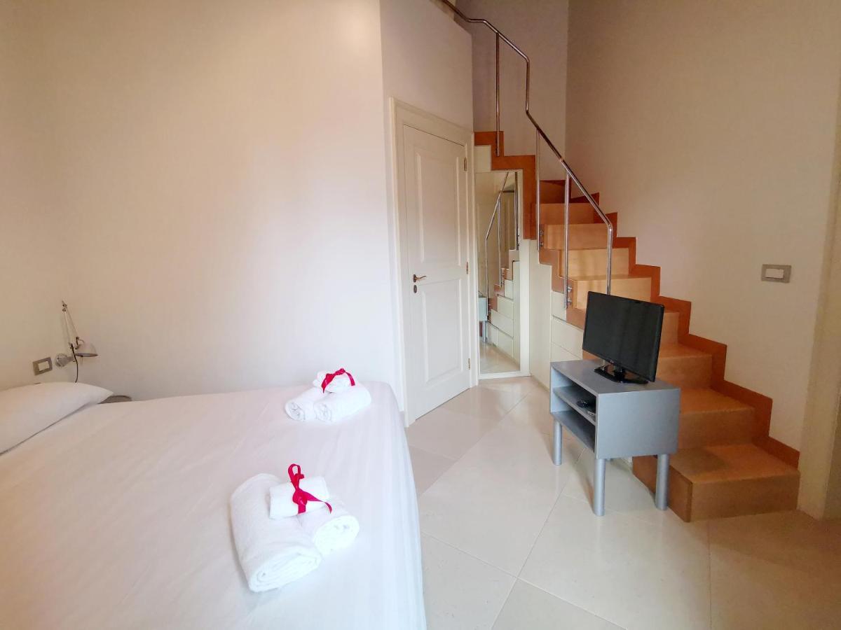 Scesa San Michele Apartment Bari Bagian luar foto