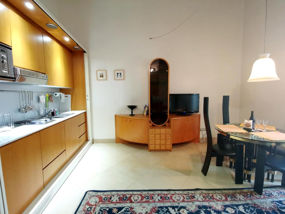 Scesa San Michele Apartment Bari Bagian luar foto
